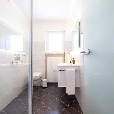 Cloud 9 Apartment *
