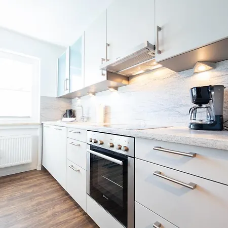 Apartment Cloud 9 *