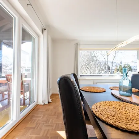 Cloud 9 Apartment *
