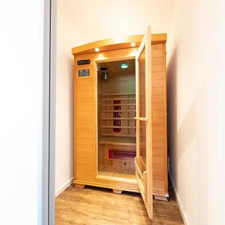 Cloud 9 Apartment